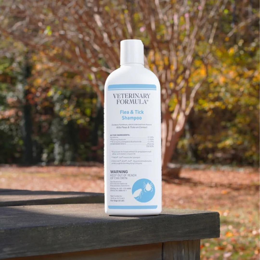 Veterinary Formula Clinical Care Flea & Tick Shampoo For Cats & Dogs 16oz (473ml) image 4